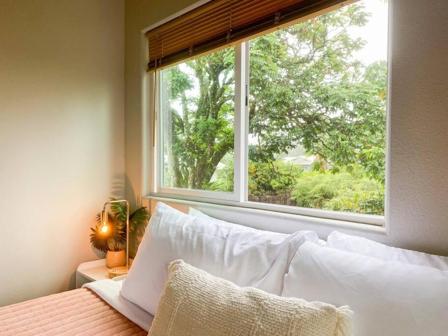 Hibiscus Hale, Full Kitchen, King Bed, Parking Apartment Keaau Exterior photo