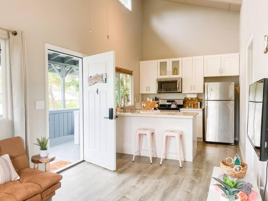 Hibiscus Hale, Full Kitchen, King Bed, Parking Apartment Keaau Exterior photo